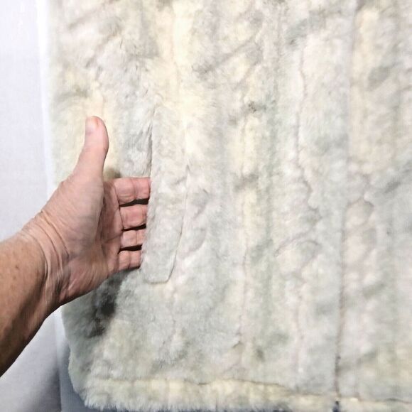 Starfire Size Med Zip up Vest, Very Classy Warm & Cozy Callar Vest. - Picture 2 of 13